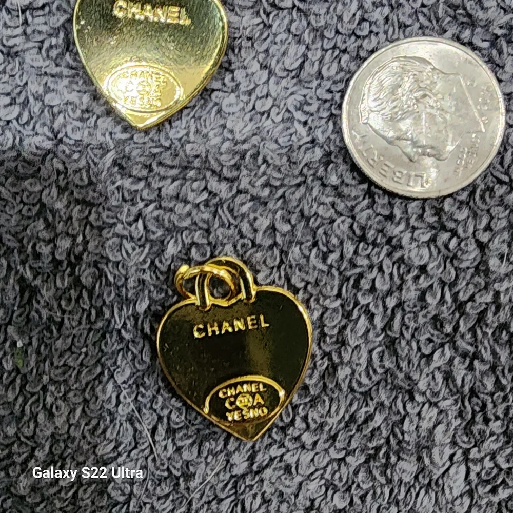 Luxury CC Gold Enamel Zipper Pull Pendant in White Green Black Periwikle Pumpkin - Picture 4 of 5